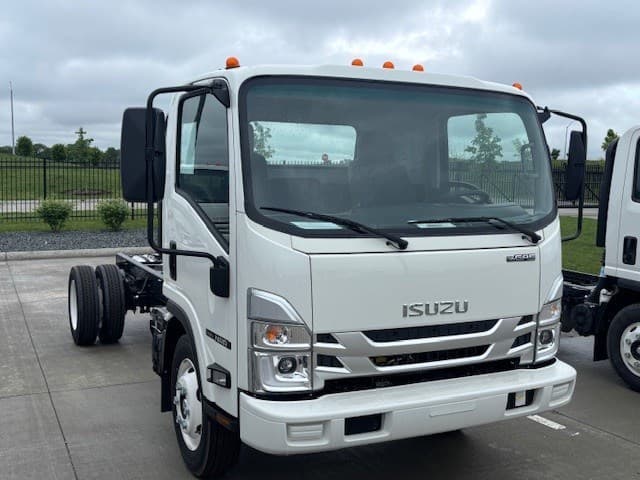 2025 Isuzu in Ankeny, IA — photo 5
